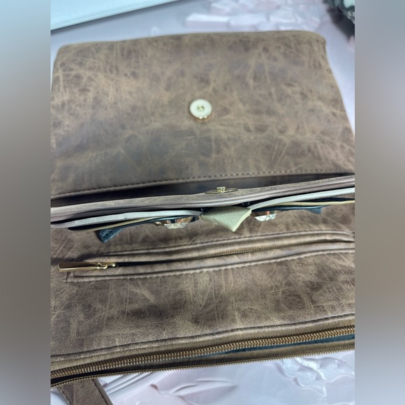 Cato 😍Adorable Big Eyes 👀 Owl Crossbody Purse - Picture 9 of 10